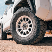 Front-end leveling spacer